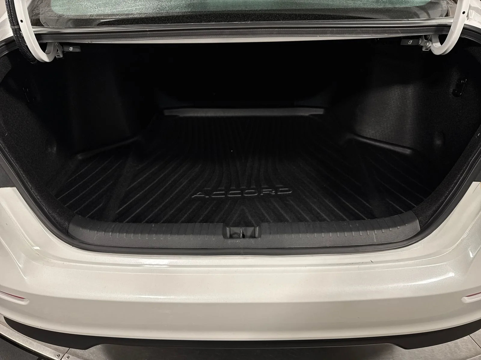 2024 Honda Accord EX - Photo 25