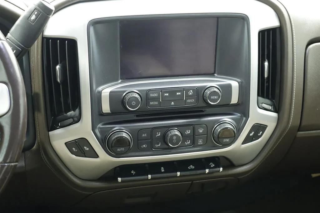 Used 2018 Red GMC SLT image 21