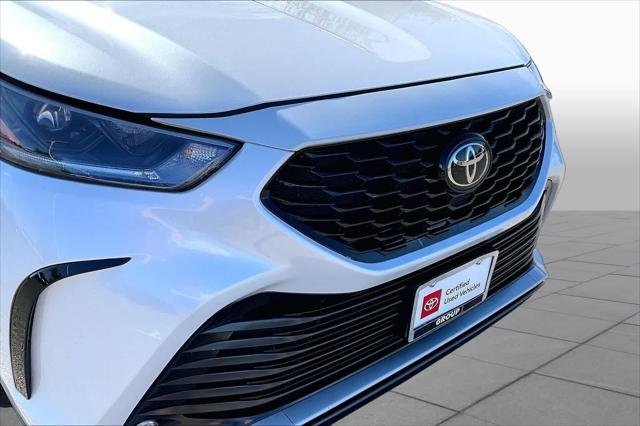 Certified Used 2024 WIND CHILL PEARL Toyota  image 29