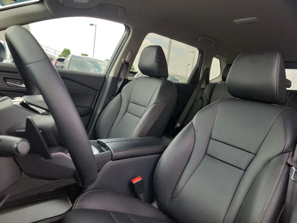 Used 2025 Boulder Gray Pearl Nissan SL image 16