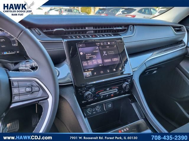 Used 2023 White Jeep Laredo image 19