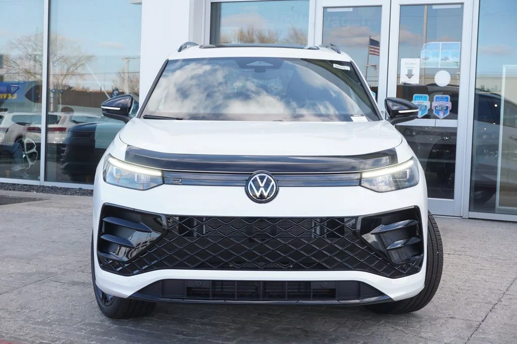 New 2026 White/off-white Volkswagen SE R-Line Black image 5