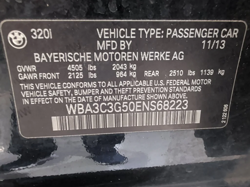 Used 2014 Black BMW 320i xDrive image 3
