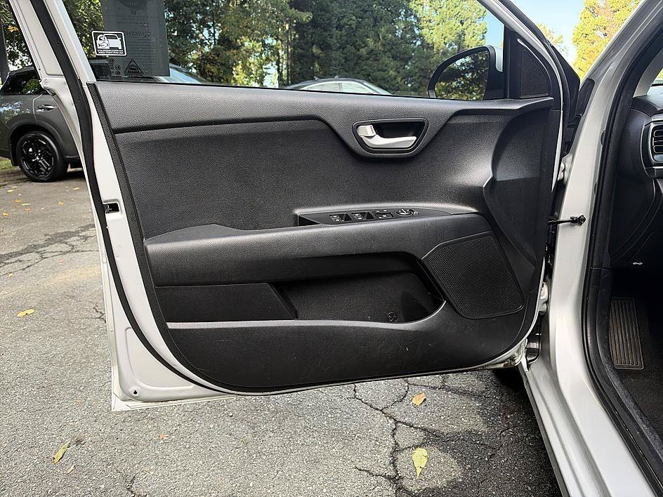 Used 2021 Silky Silver Kia S image 9