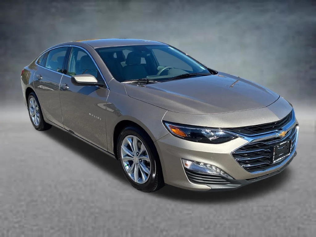 Used 2025 Mineral Gray Metallic Chevrolet 1LT image 9