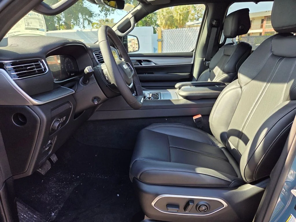 New 2026 Steel Blue Exterior Paint Jeep Limited Altitude image 13