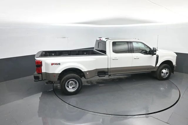 New 2026 Star White Metallic Tri-Coat Ford F-350® King Ranch® image 33