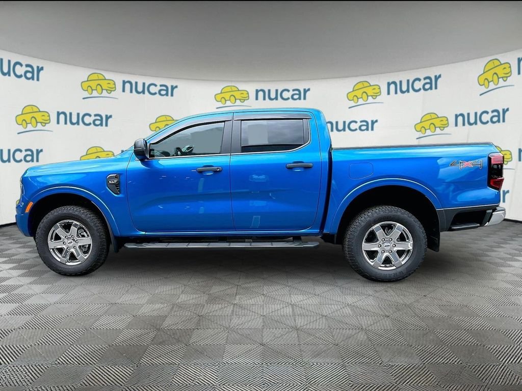 Used 2025 Blue Ford XLT image 4