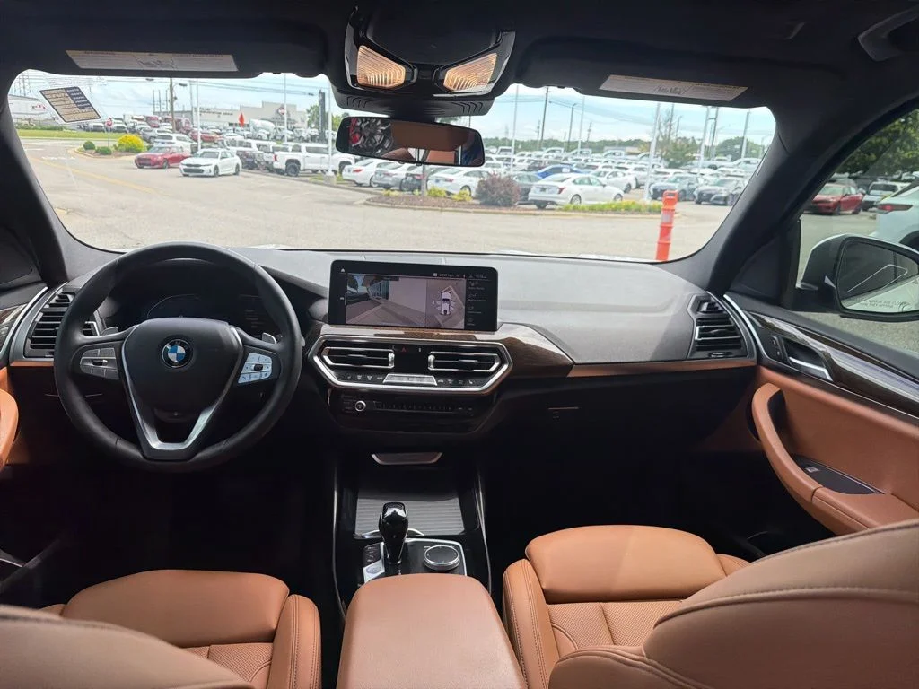 Used 2023 White BMW sDrive30i image 27