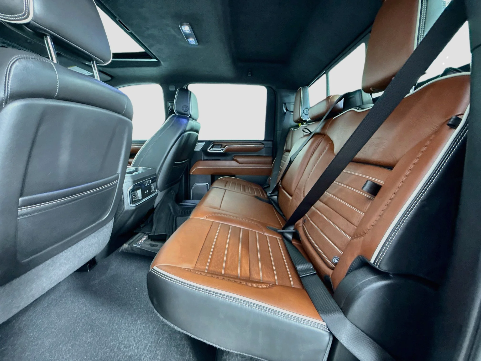 Used 2024 Onyx Black GMC Denali Ultimate image 27