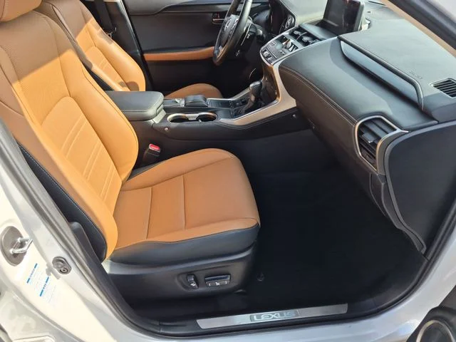 Used 2020 White Lexus 300h image 36