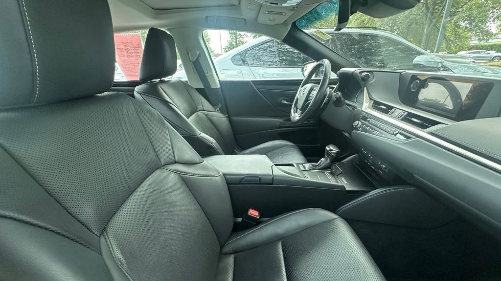 Used 2021 Silver Lexus 350 image 5