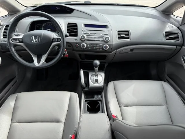 Used 2009 Alabaster Silver Metallic Honda EX-L image 23