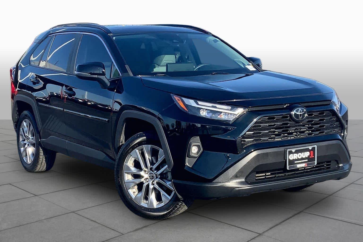 Used 2023 Midnight Black Metallic Toyota XLE Premium image 3