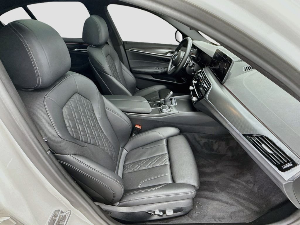 Used 2022 Alpine White BMW 530i image 19
