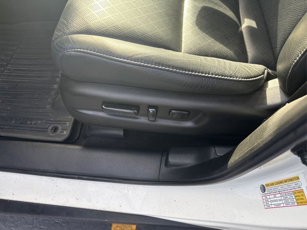 Used 2019 White Diamond Pearl Honda Touring image 34