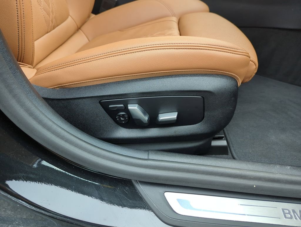 Used 2021 Black BMW 540i image 37