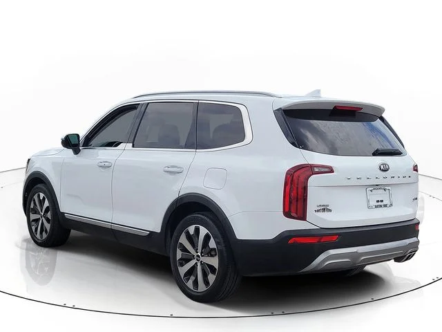 Used 2021 White Kia S image 7