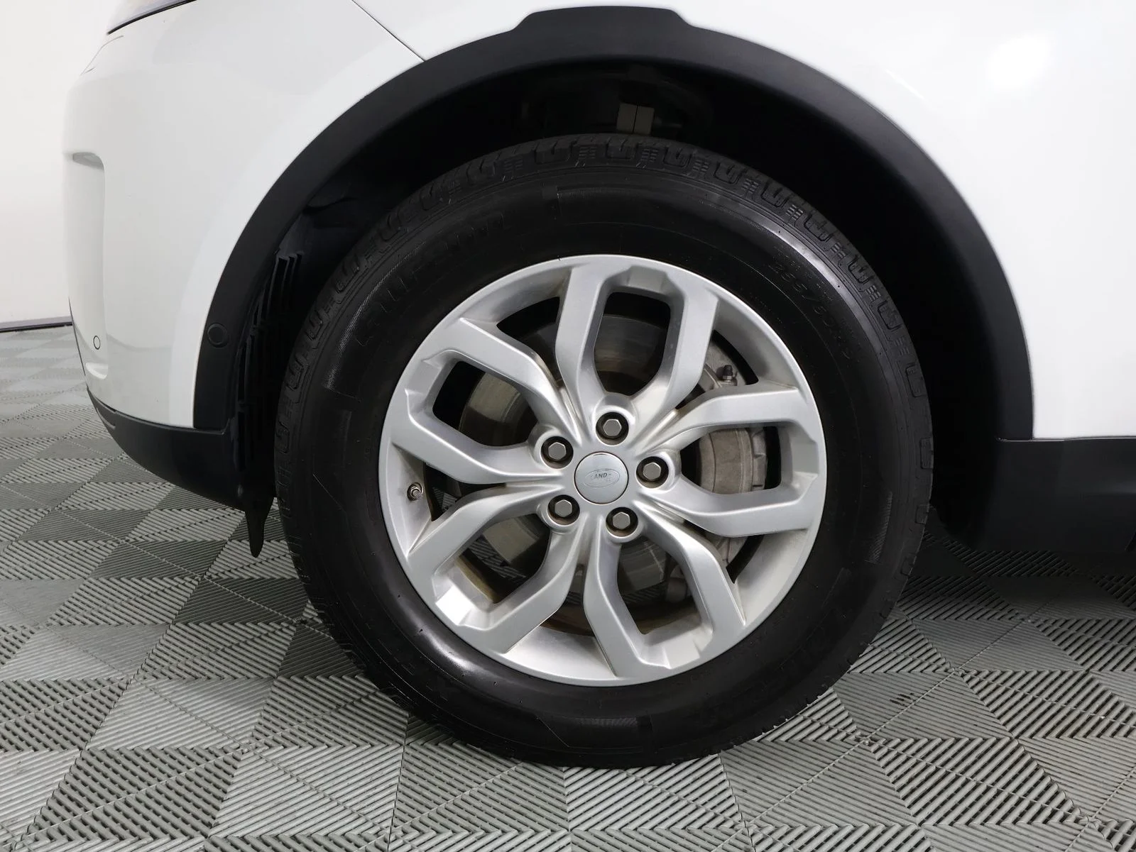 Used 2020 Fuji White Land Rover SE image 27