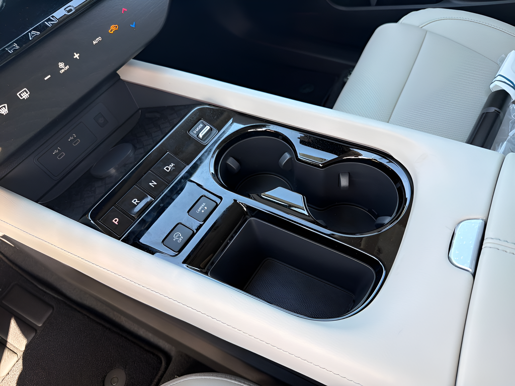 New 2026 White Nissan SL image 41