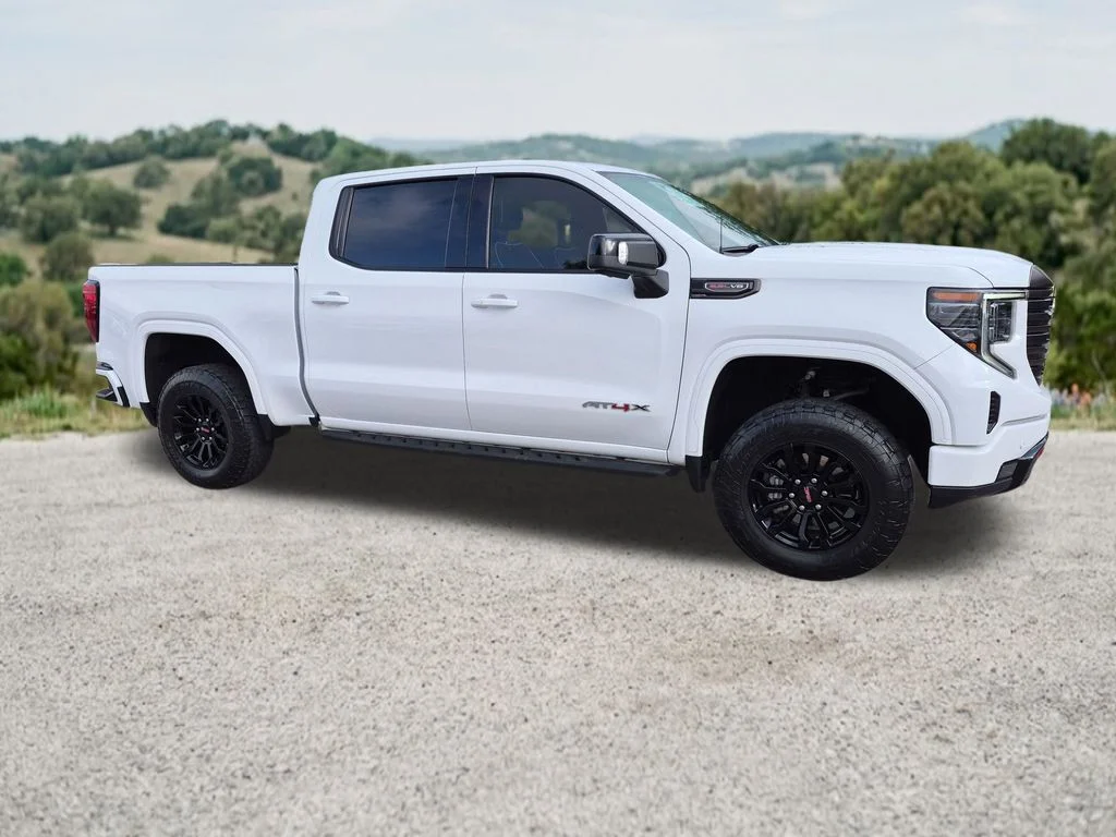 Used 2022 White GMC AT4X image 13