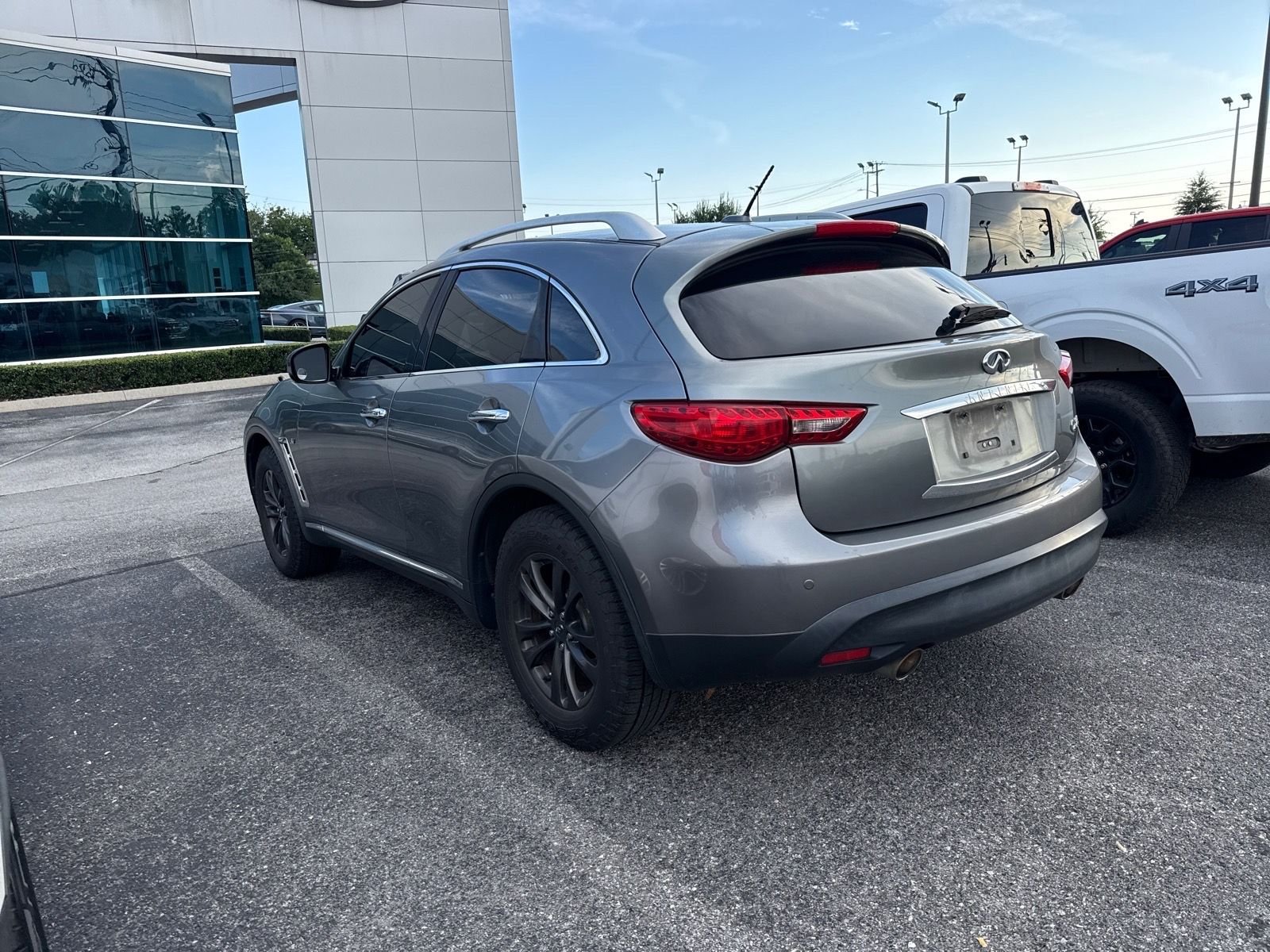 Used 2014 Graphite Shadow INFINITI Base image 2