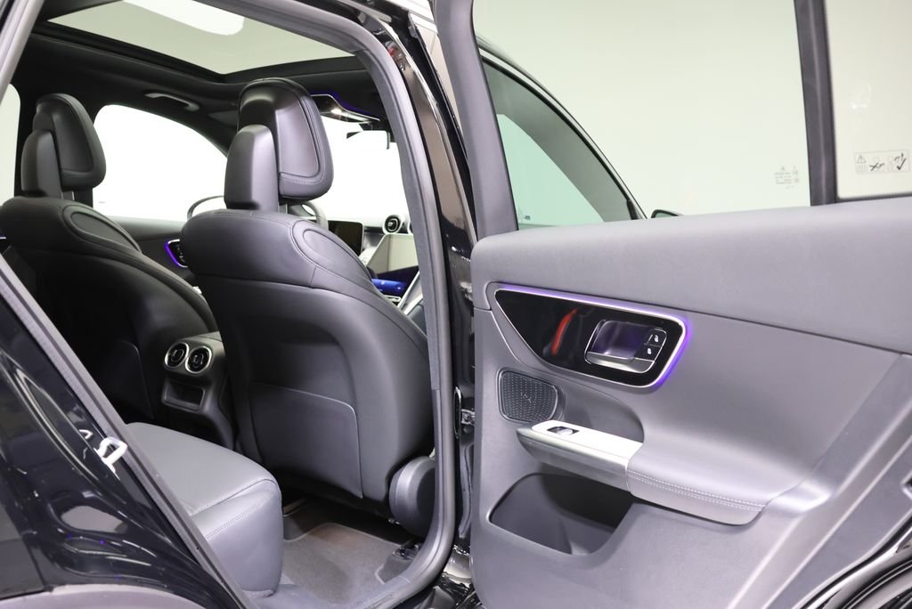 Used 2026 Black Mercedes-Benz GLC 300 image 51