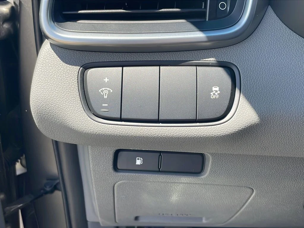 Used 2016 Silver Kia EX image 28