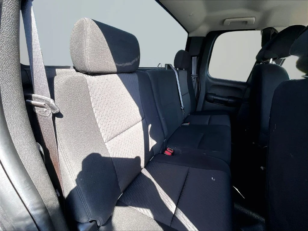 Used 2010  Chevrolet LT image 23