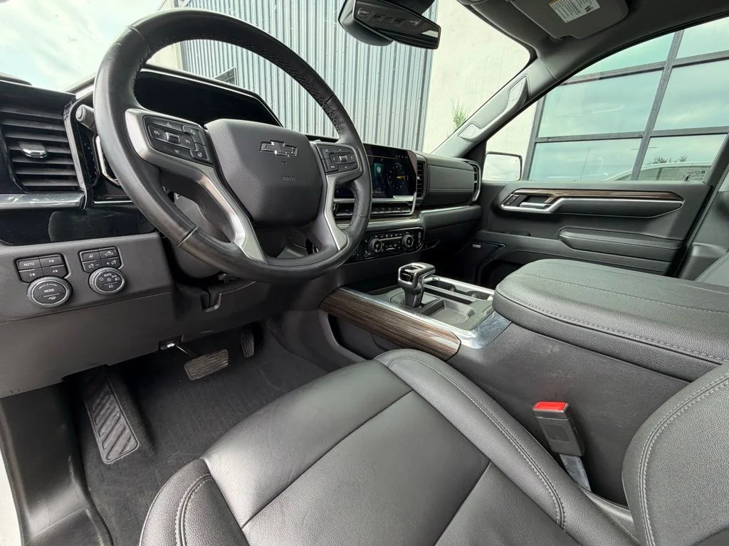 Used 2024 White Chevrolet LT Trail Boss image 7
