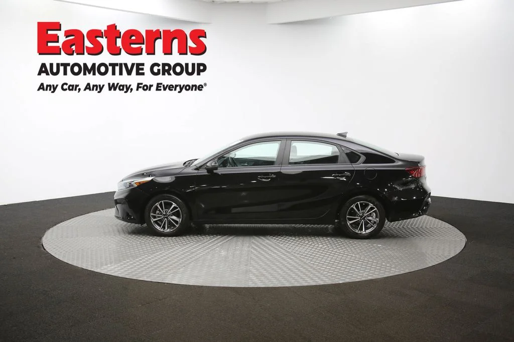 Used 2023 Black Kia LXS image 57