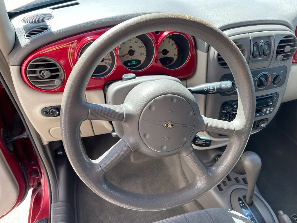Used 2001 Red Chrysler  image 14