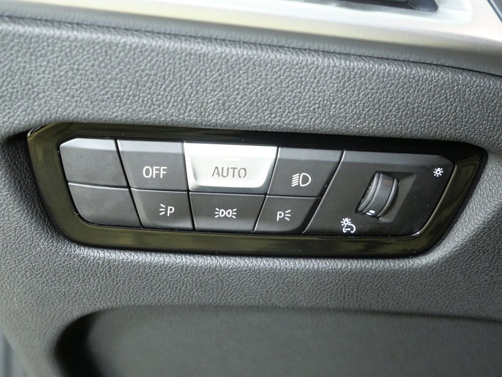 New 2026 Jet Black BMW 330i xDrive image 38