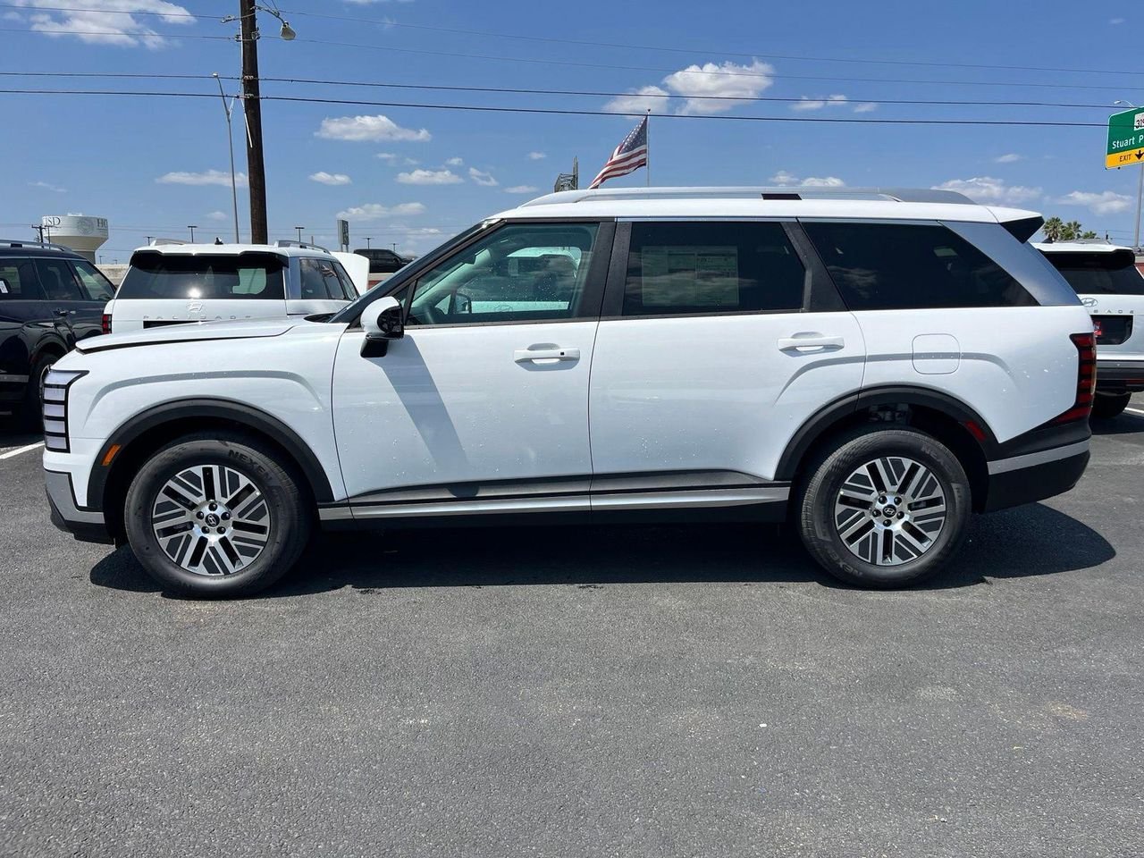 New 2026 White Hyundai SEL 7P image 4