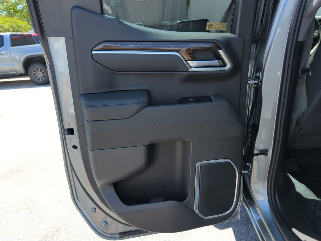 New 2026 Sterling Metallic GMC Elevation image 26
