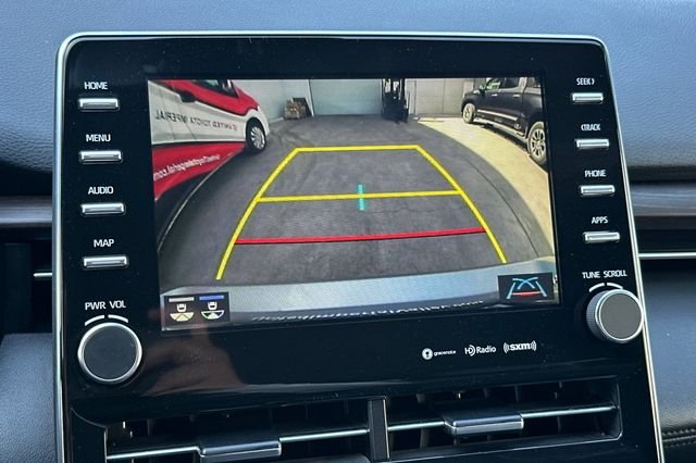 Used 2019 Silver Toyota XLE image 18