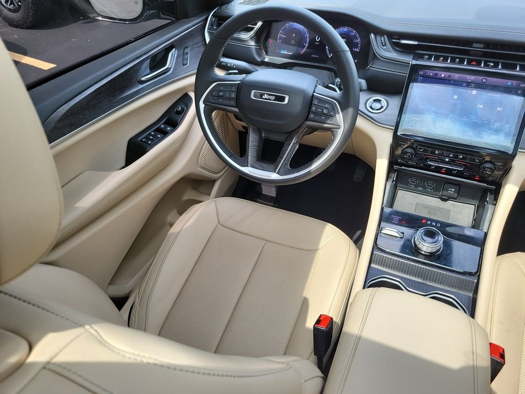 Used 2024 White Jeep Limited image 18