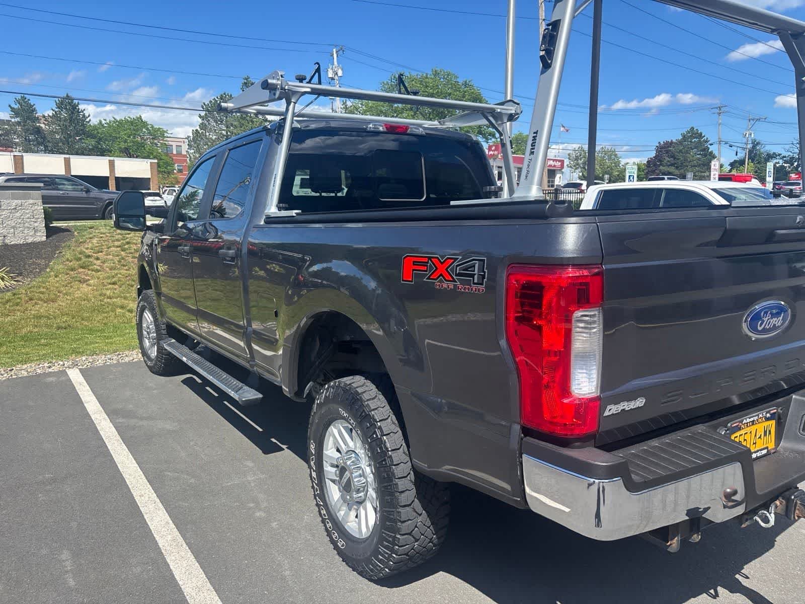 Used 2017 Magnetic Metallic Ford XL image 2