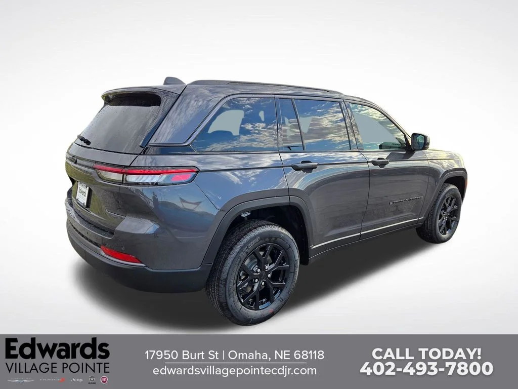 New 2026 Baltic Gray Metallic Clear-Coat Exterior Paint Jeep Laredo Altitude image 3