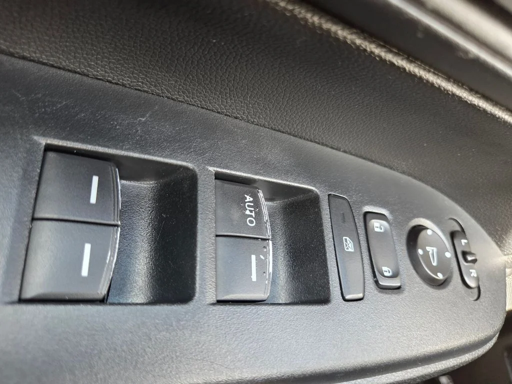 Used 2020 Black Honda LX image 19