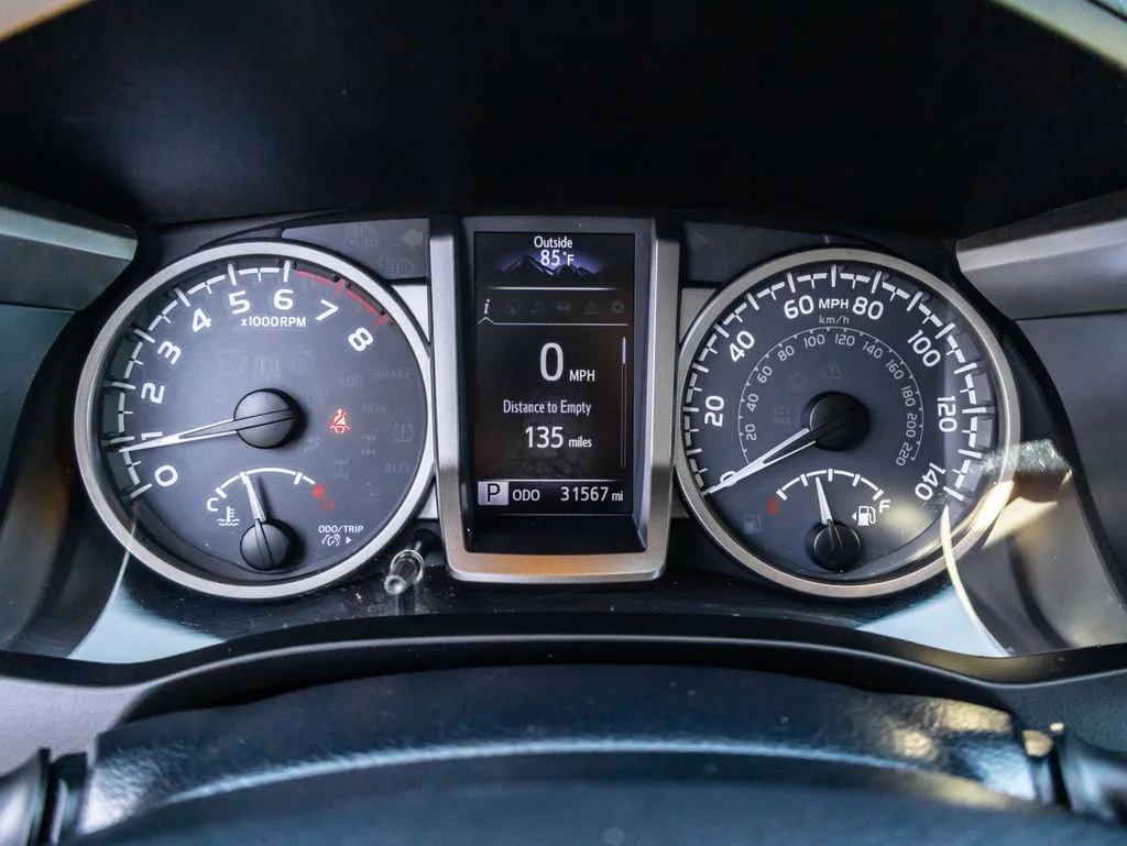 Used 2019 White Toyota SR5 image 41