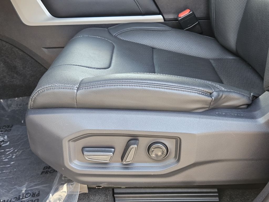 Used 2023  Toyota Limited image 25
