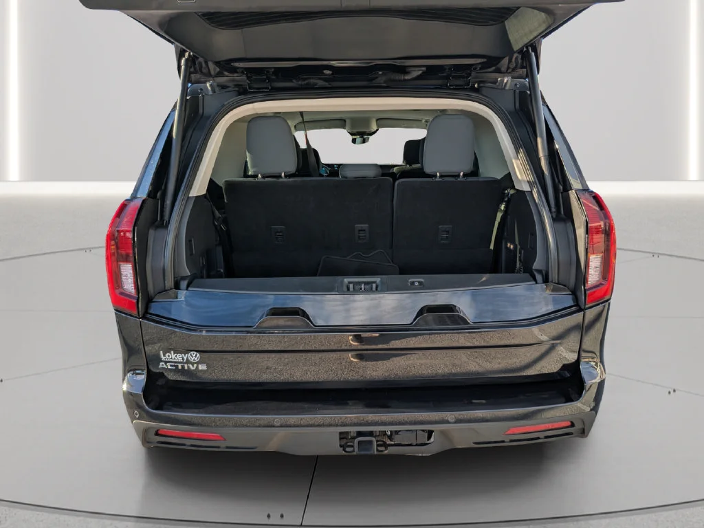 Used 2025 Black Ford Active image 10