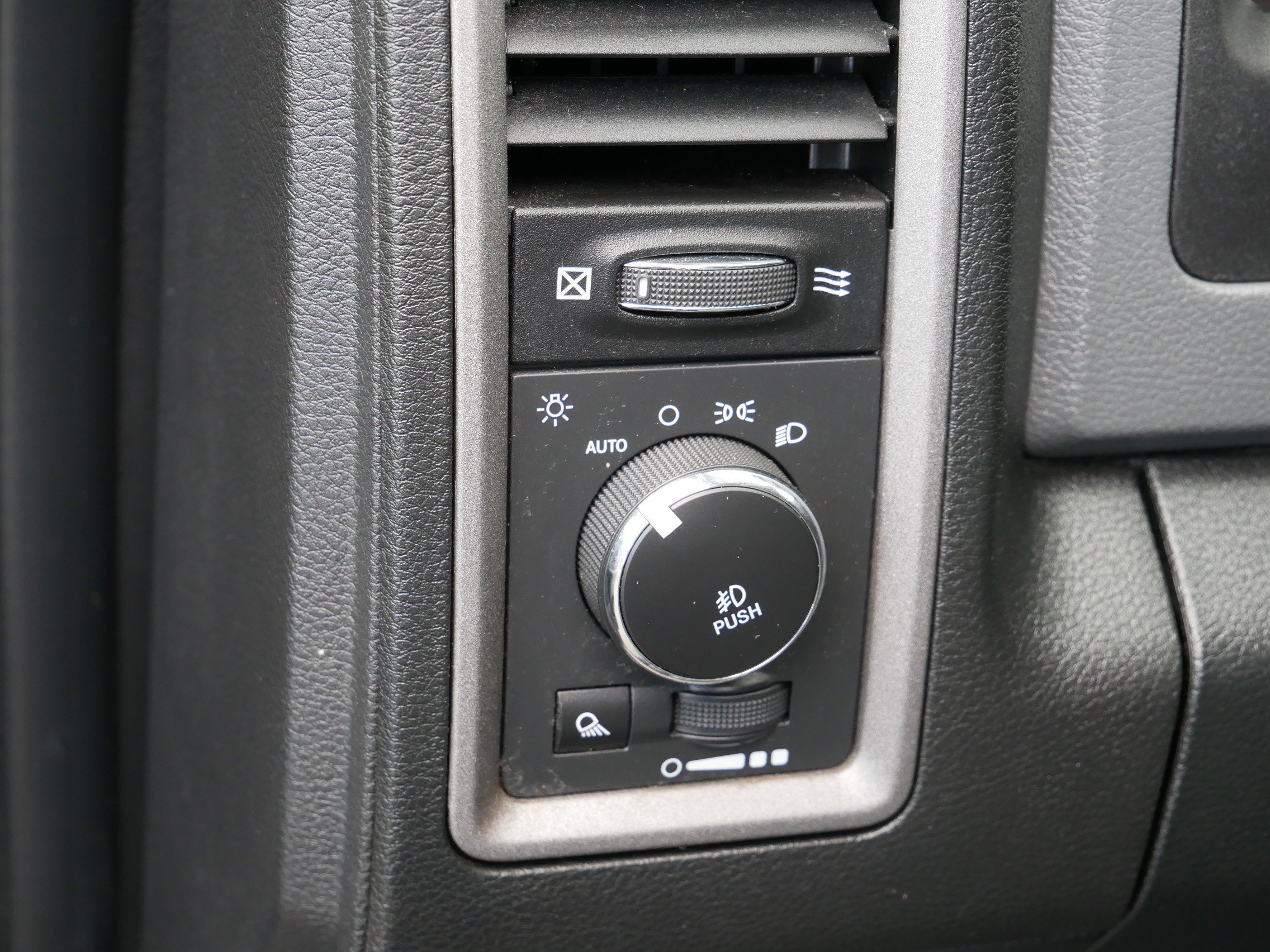 Used 2017 Brilliant Black Crystal Pearlcoat Ram Express image 19