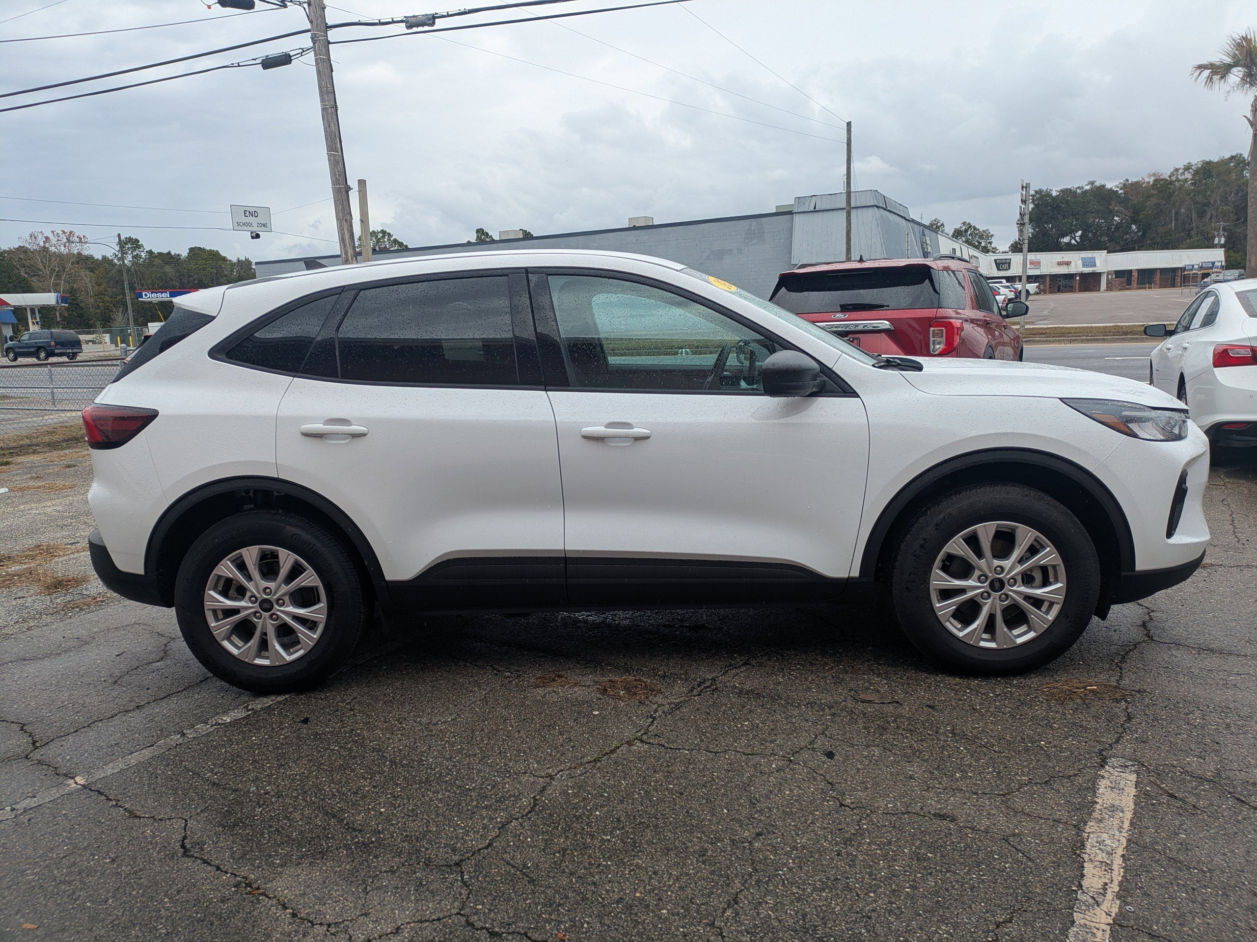 Used 2025 Oxford White Ford Active image 2