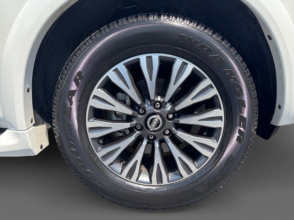 Used 2022 White Nissan SL image 17