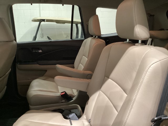 Used 2021  Honda Touring image 18