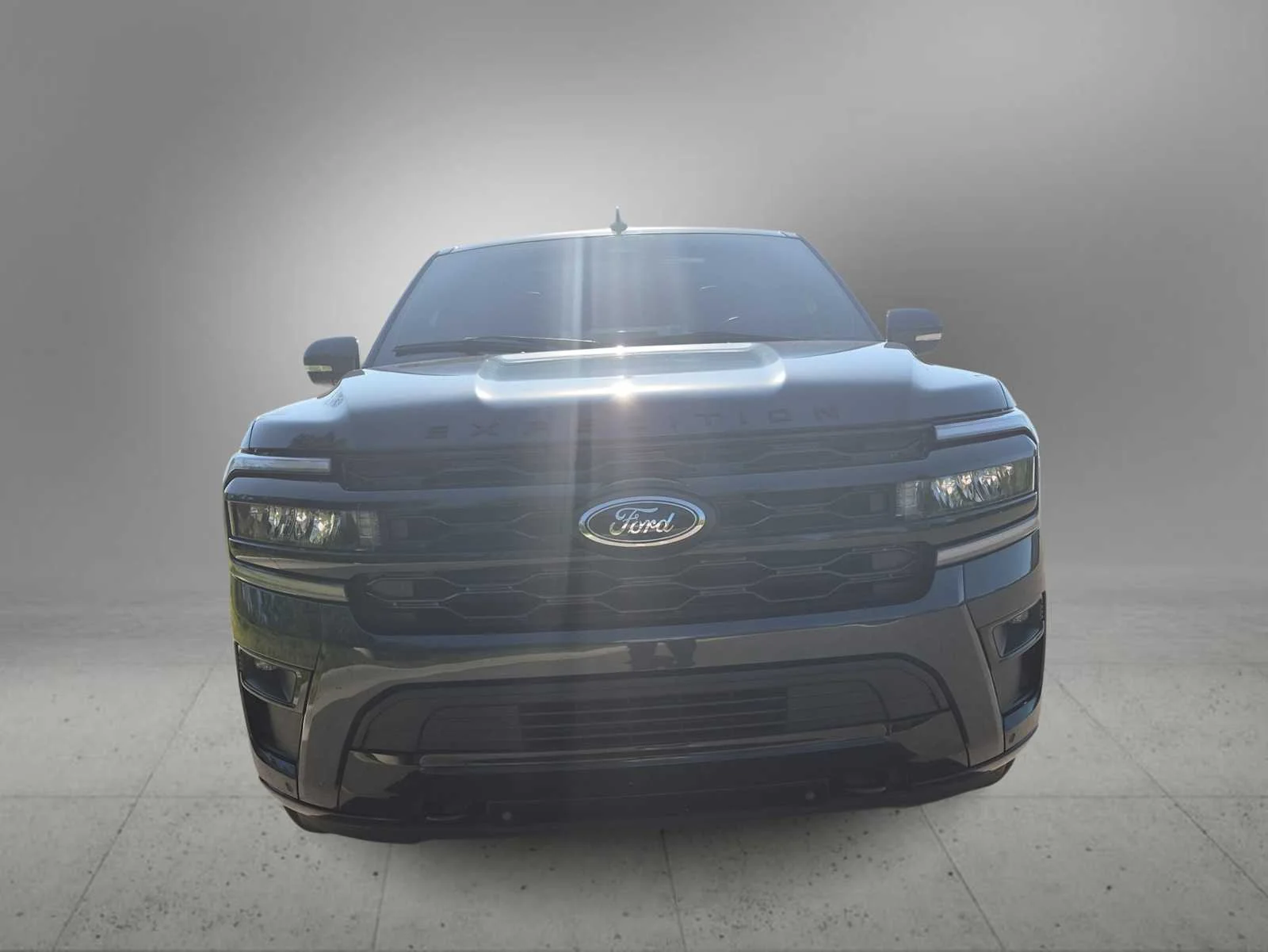 Used 2023 Stone Blue Metallic Ford Limited image 3