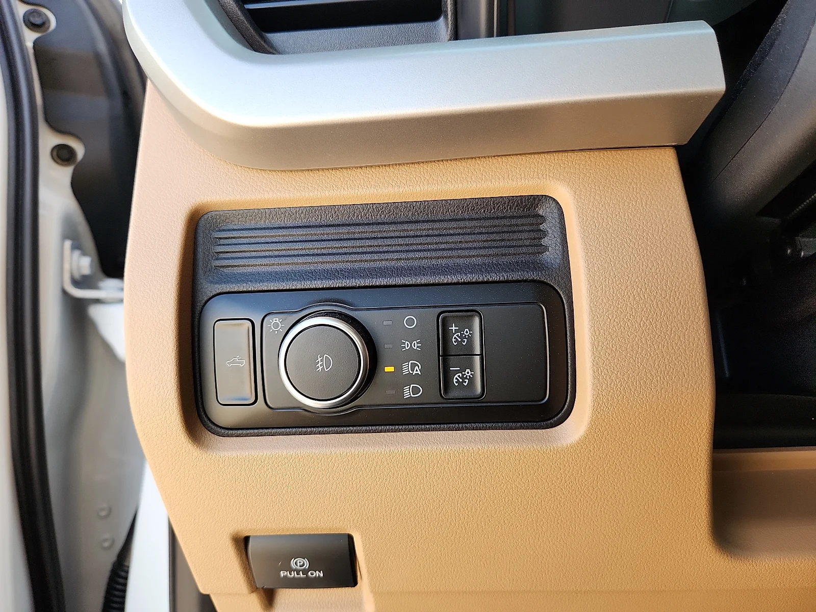 New 2027 Oxford White Ford XLT image 19
