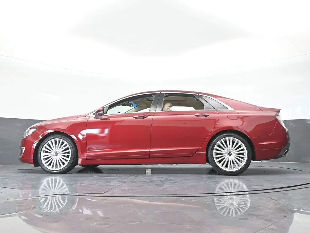 Used 2017 Ruby Red Metallic Lincoln Reserve image 64